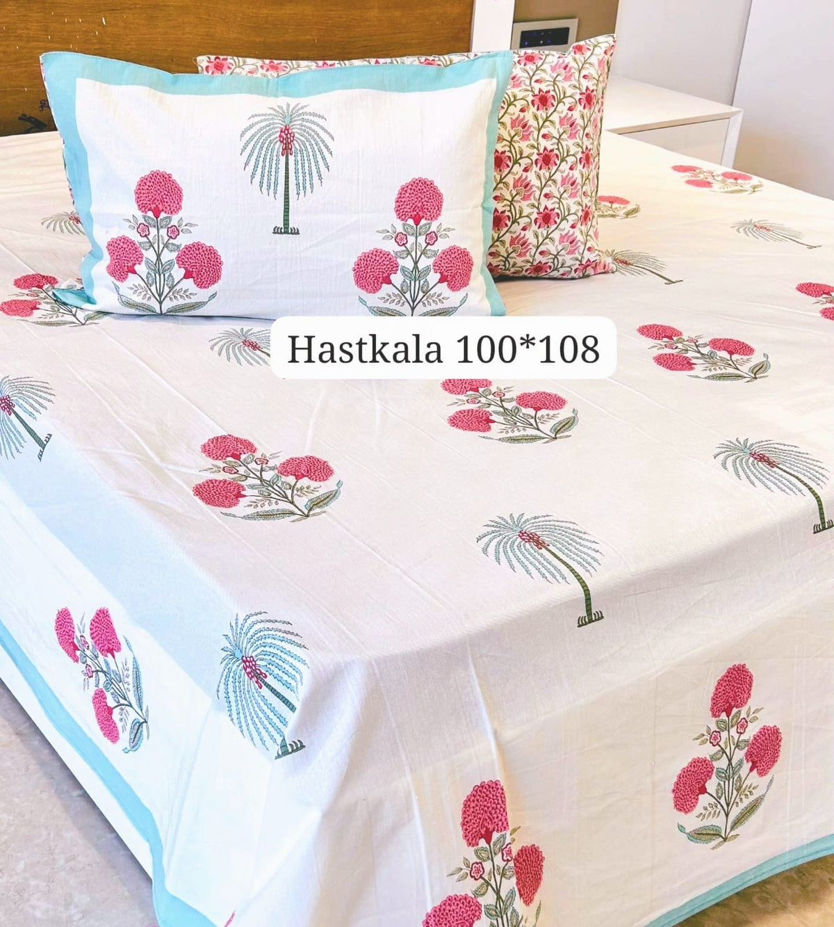 King Size Handlook Bedsheets with 2 Pillow Covers