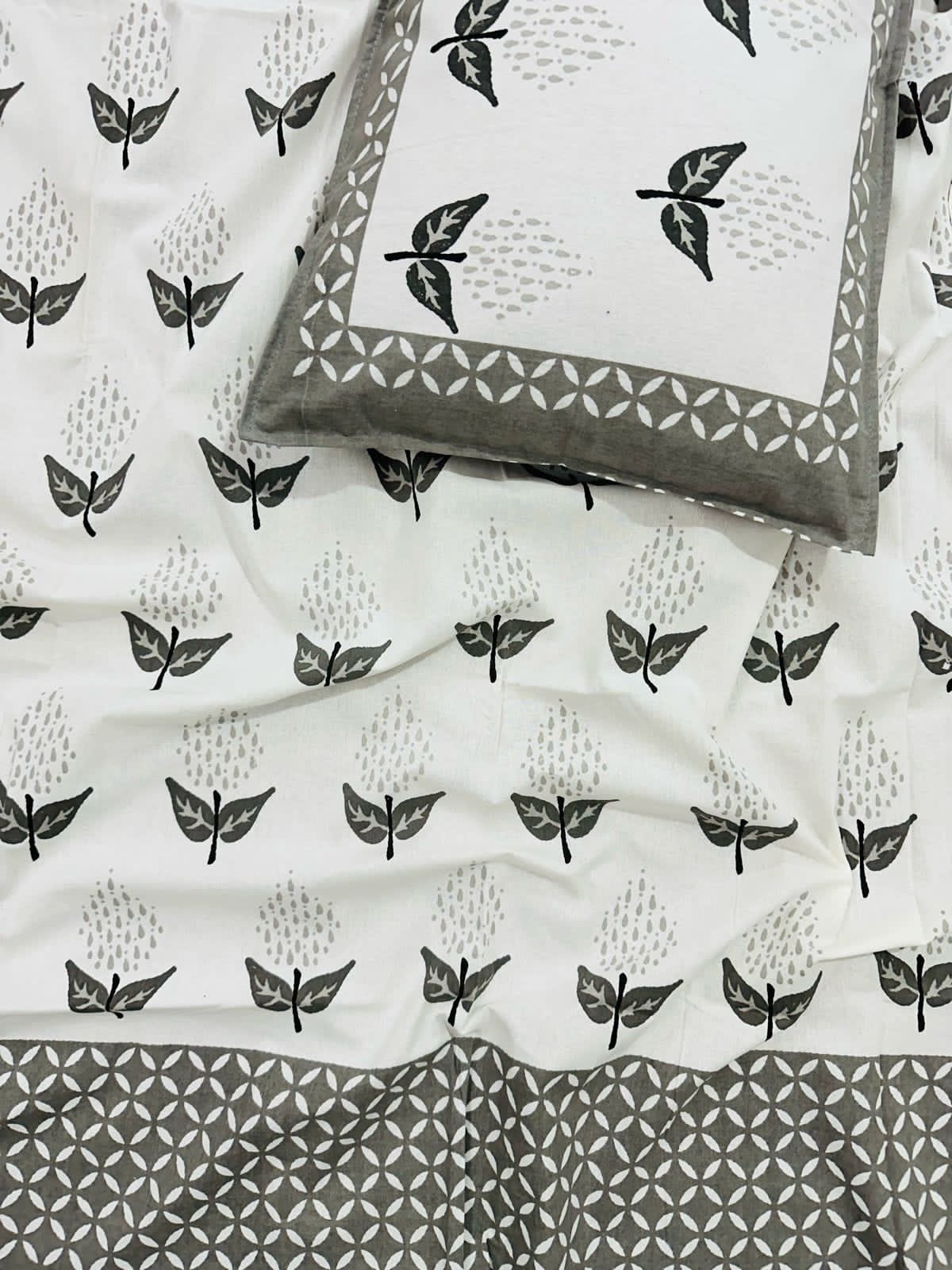 Single bed bedsheet with 1 pillow cover